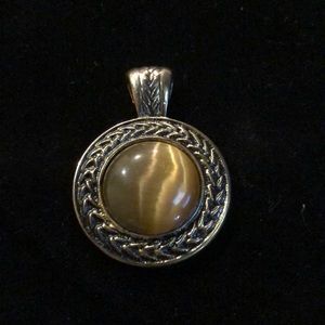 KC Kenneth Cole Amber Circle Wheat Design Silver Tone Pendant